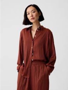 Pleated Satin Boyfriend Shirt gap s Smoked paprika brown small